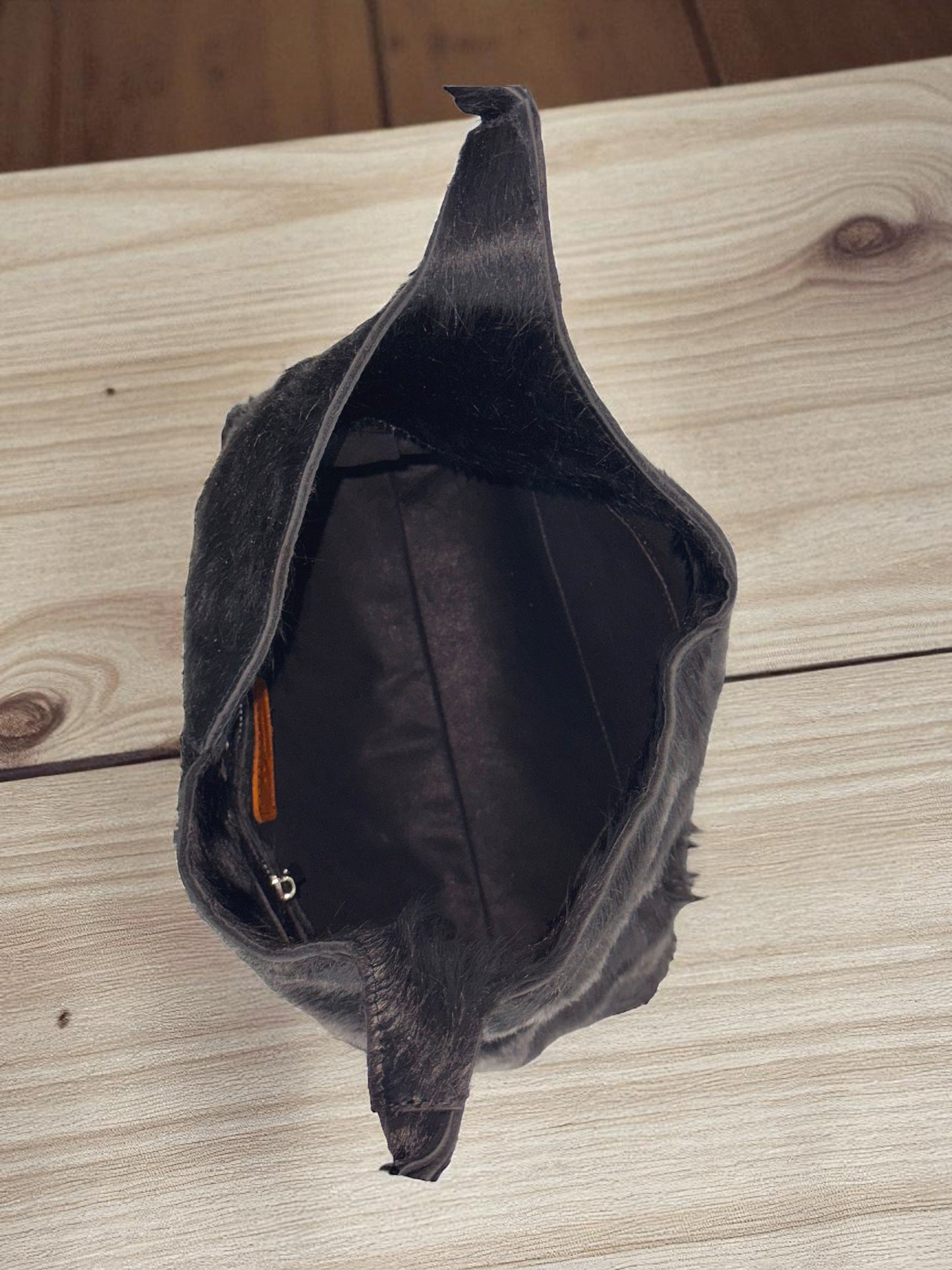 Bolso mod  Nigeria Pelo de Res Negro Asa Ajustable