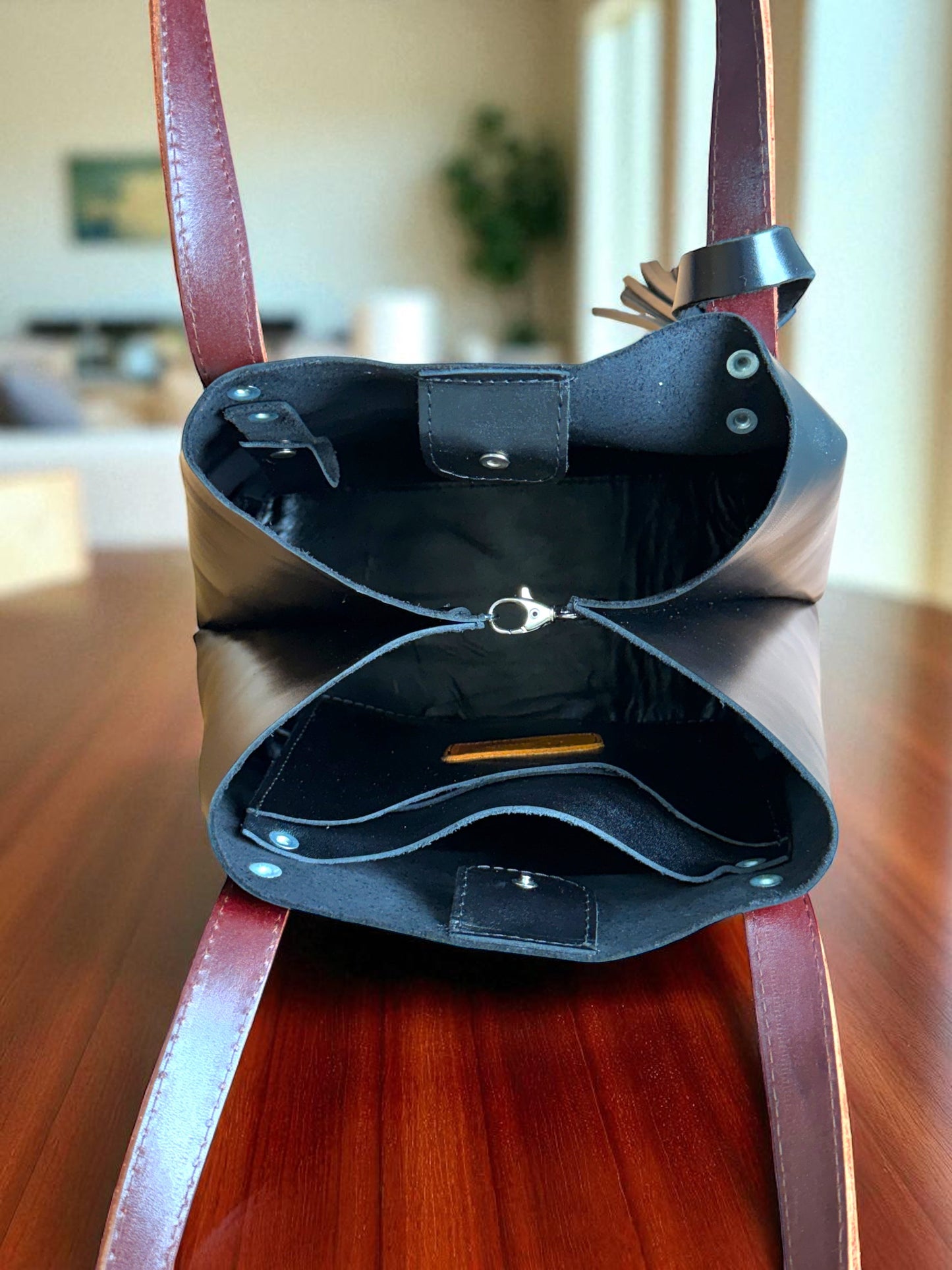 Bolso Tote Cuero Praga Plus+ Pull negro Doble Vista + 💄Cosmetiquera 👝 Gratis!!