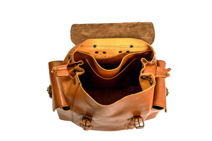 MOSVARTI Backpack Mod. Chicago Urban style cuero (pull up miel)