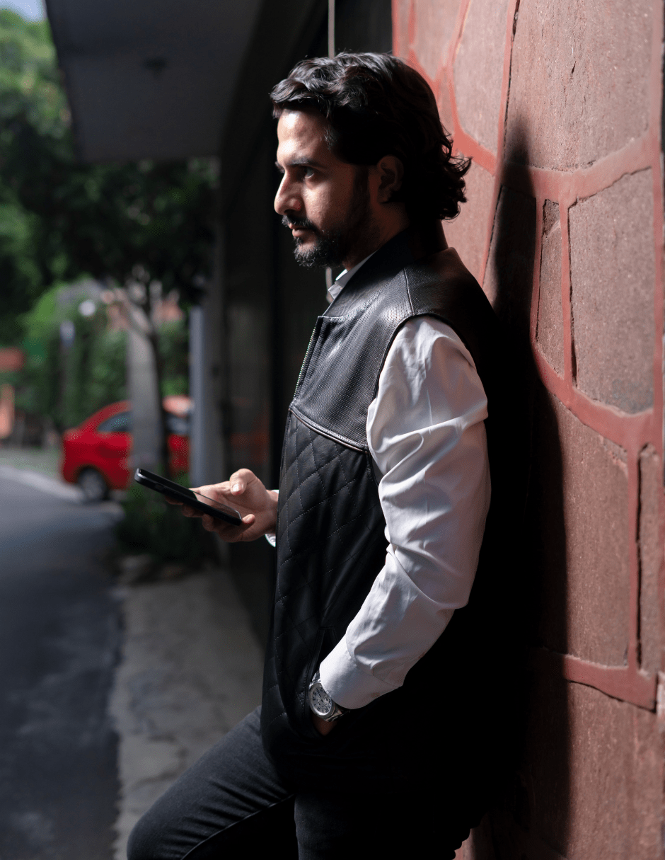 MOSVARTI chaleco Chaleco bordado Moderno y Elegante Mod Zeus (Negro)