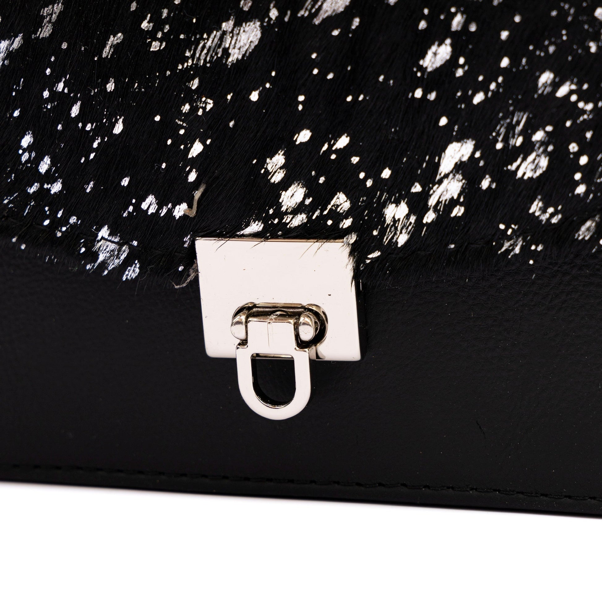 MOSVARTI Bolso estilo Cross body Mod Marruecos (Frente pelo Manchas plata  )