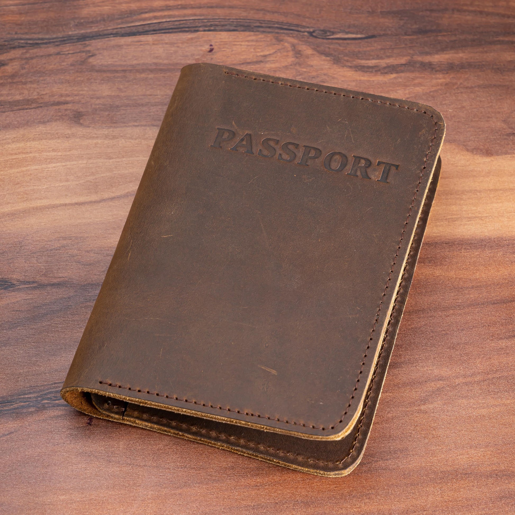 MOSVARTI Porta Pasaporte Documentera o tarjetero  Mod. travel (Crazy Café )